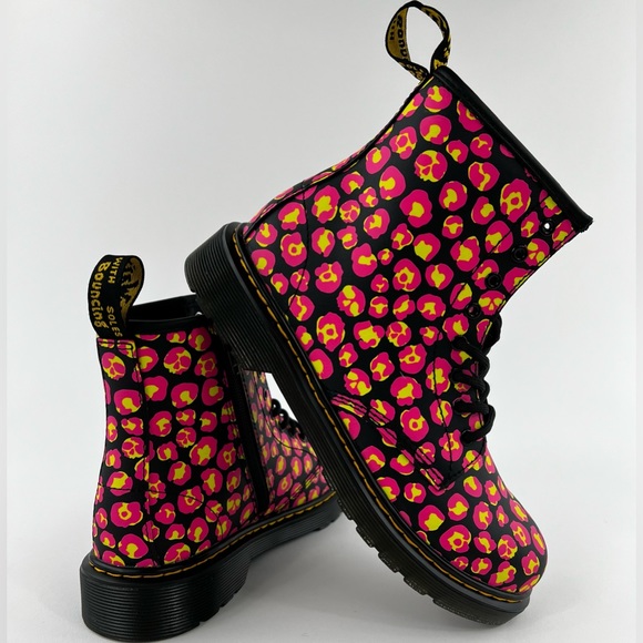 Dr Martens 1460 Pink Leopard Women's Size 5 Boots Smooth Leather Black Yellow - Picture 2 of 11